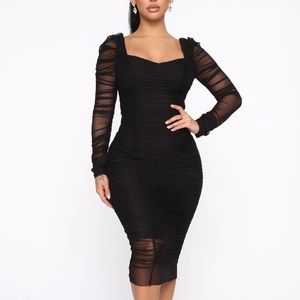 Fashion Nova Ruched MIDI Dress
